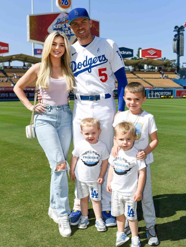 Freddie Freeman Rejoins Dodgers After Son's Illness